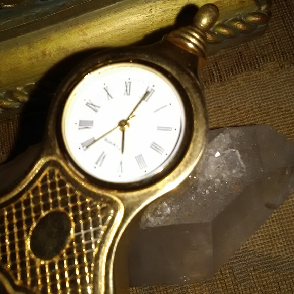 Mini Quartz Clock - Picture 4 of 4